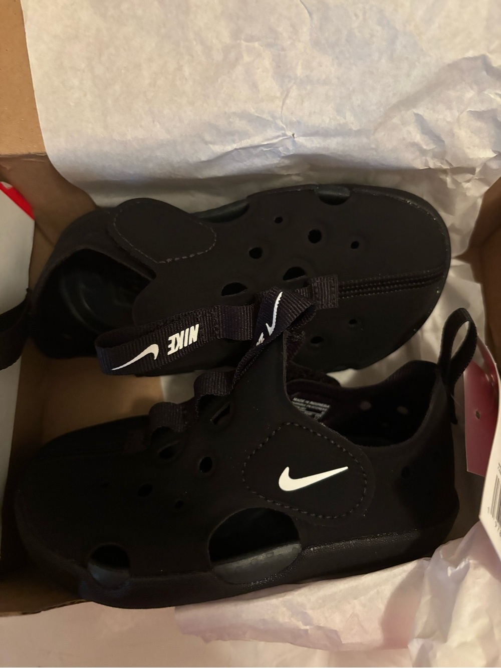 Nike Kids Black and White Close Toe Sandles - Picture 3 of 3